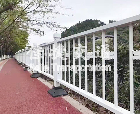 人行護(hù)欄